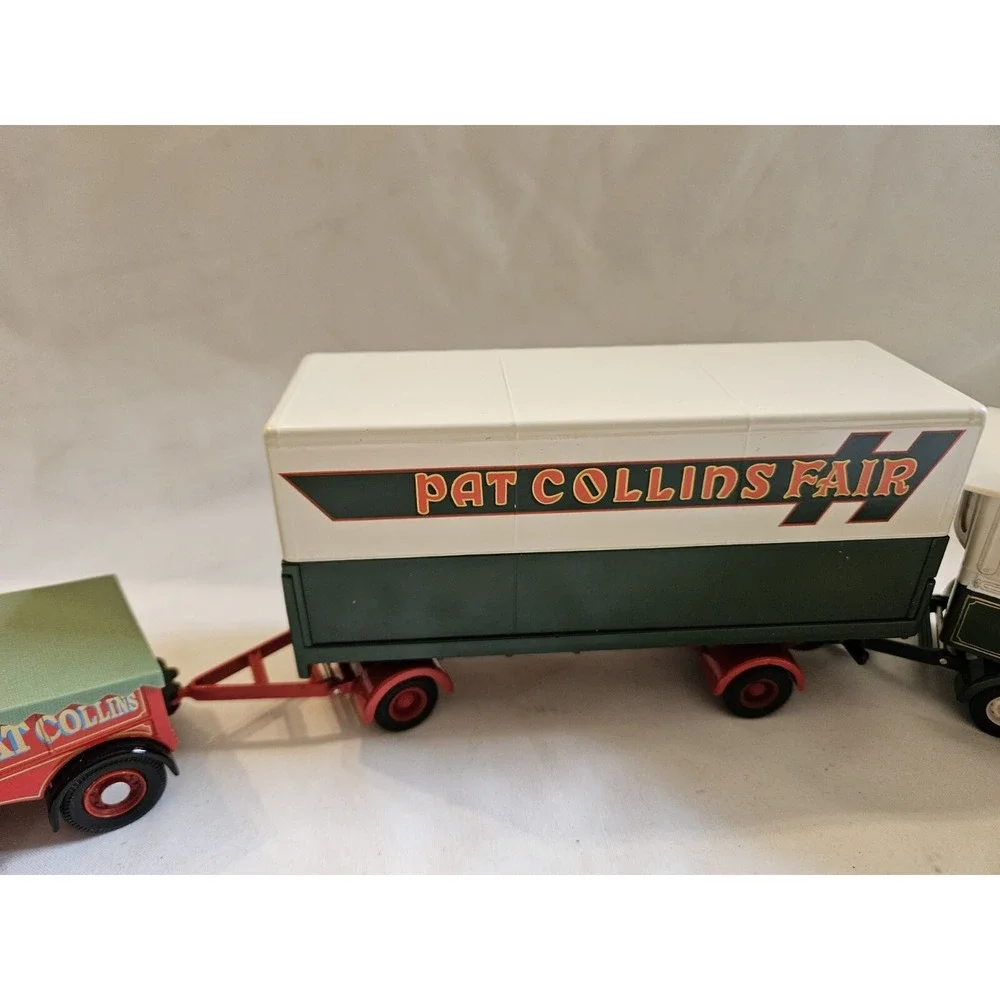Corgi 16502 1/50 Pat Collins Fair Scammell Highwayman‎ Trailer & Caravan Diecast